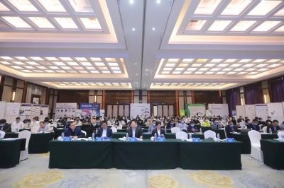 Zhengguang was invited to participate in the 4th National Symposium on Porous Organic Materials